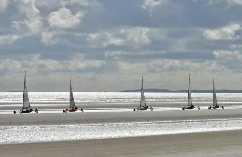 Bettystown House | Courtyard Holiday Cottage No 8 by Trident Holiday Homes
