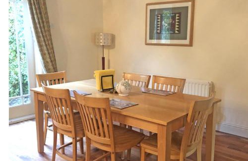 Bettystown House | Courtyard Holiday Cottage No 8 by Trident Holiday Homes
