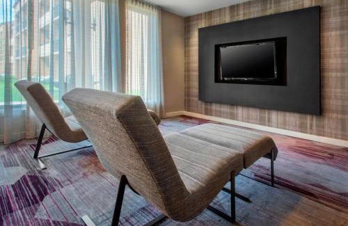 Newark Hotel | Courtyard Newark Liberty International Airport