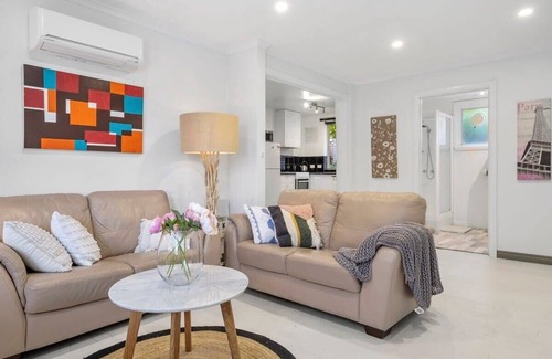 North Hobart Apartment | Courtyard Serenity at Grappa Court North Hobart