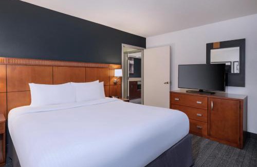 Bearss Plaza Hotel | Courtyard Tampa North/I-75 Fletcher