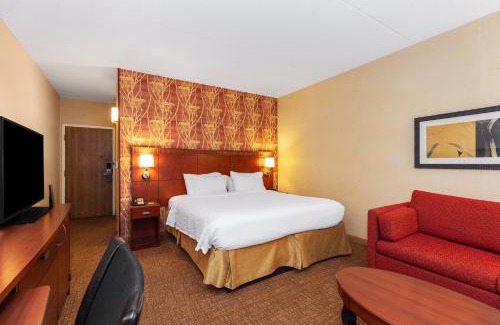 Holland Hotel | Courtyard Toledo Airport Holland