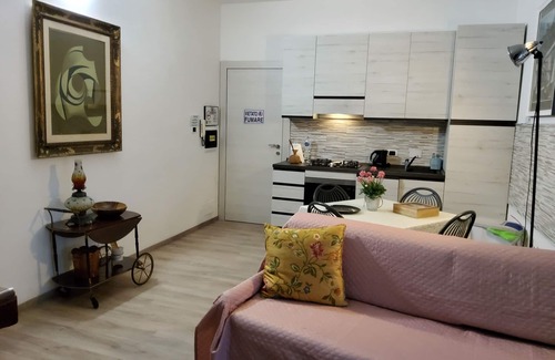Quartiere XXXIV Lido di Ostia Levante Apartment | Courtyard view apartment (in B & B) has other rooms if desired