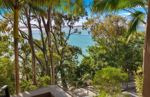 Noosa Heads Apartment | Cove Point Apartment 4 - Little Cove Dreaming