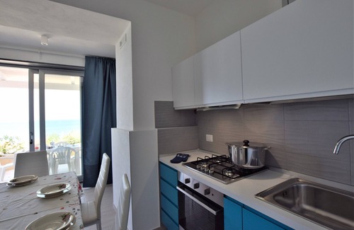 Cava dʼAliga House | Covo dei Marinai, sea front, wifi, bbq, parking, a few meters from the sea