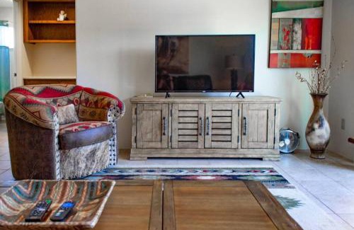 West Sedona Apartment | Cowboys & Angels - Classic Sedona style w/great location