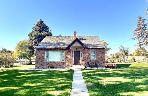 Cowley Cottage | Cowley Cozy Cottage 3 Bed/2 Bath