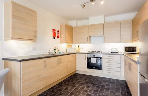 Hamworthy Apartment | Coxswain's Cabin - Moments from Hamworthy Beach