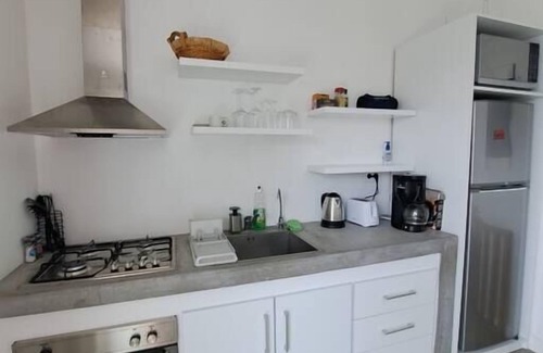 Calodyne House | Cozy pavillon with private jacuzzi on rooftop terrace