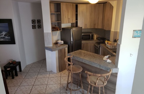 Las Nunez House | Cozi 3 Bedroom 4 bath House Direct Private Beach Access