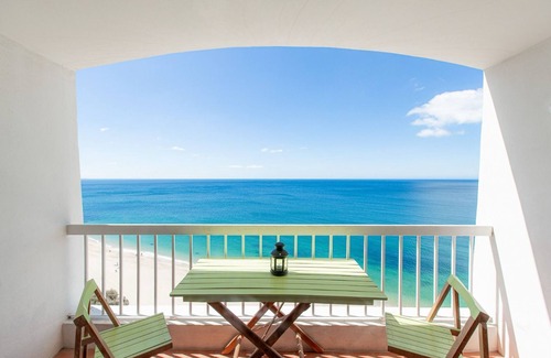 Santiago Apartment | Cozi apartment with a superb sea view, private access to the beach and free wifi