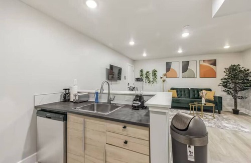 Old East Dallas Apartment | Cozy 1/1 | 10 mins to DT