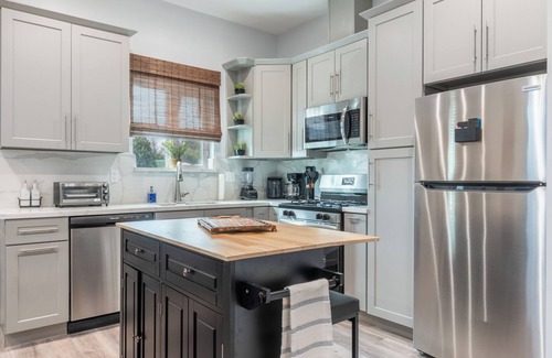 Arleta House | Cozy 1/1 Abode with a Private Outdoor Oasis + Fire Pit