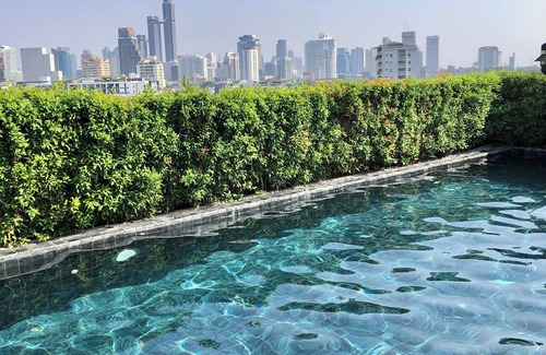 Phra Khanong Nuea Condo | Cozy 1-bedroom condo - Modern, Unblocked Views, near BTS, fast Internet