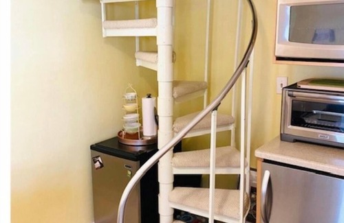 Lakeside Condo | Cozy 1-bedroom condo in wonderful Lakeside Marblehead with WiFi, AC