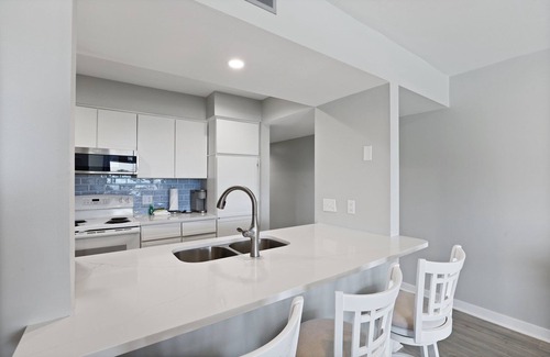 Beachwalk Condo | Cozy 1-Bedroom Retreat on Harbor Island – Steps from the Beach!