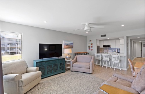 Beachwalk Condo | Cozy 1-Bedroom Retreat on Harbor Island – Steps from the Beach!