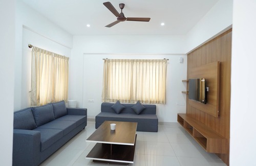 Bellandur Apartment | Cozy 1-Bedroom Apartment in Pleasant Kasavanahalli with WiFi.