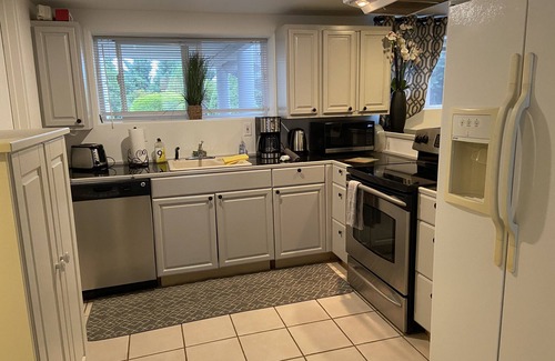 Normandy Park House | Cozy 1 bedroom apartment, near Seattle & Airport.