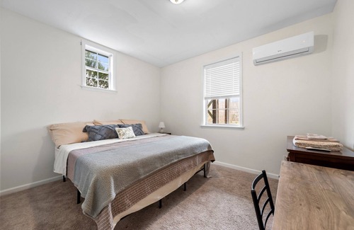 Winston - Salem Apartment | Cozy 1-bedroom apartment in enchanting Winston-Salem with WiFi, AC