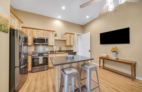 Flagstaff Apartment | Cozy 1-bedroom apartment in charming Flagstaff with Hot Tub, Wi-Fi and AC.