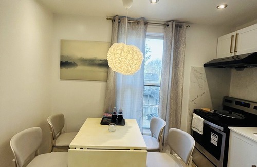 Grimsby Apartment | Cozy 1-Bedroom Apartment in the Heart of Grimsby