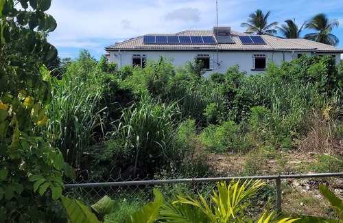 Merlin Bay Apartment | Cozy 1-bedroom apartment in wonderful Weston with WiFi