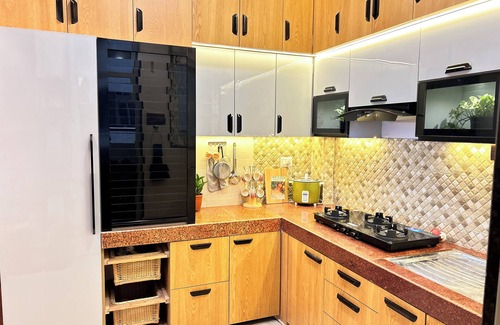 Dwarka Apartment | Cozy 1-bedroom apartment with WiFi, AC in pleasant Delhi