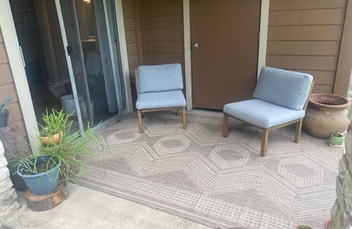 Sweetbriar Apartment | Cozy 1-bedroom apartment in south Austin with WiFi, AC, & Pool