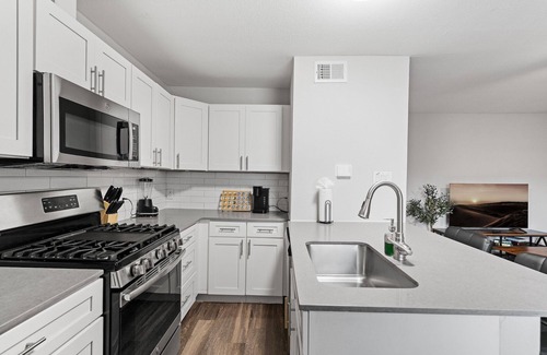 Highland Apartment | Cozy 1 Bedroom Apt in Highland Austin 3720