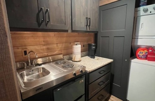 Imperial Cabin | Cozy 1-Bedroom Cabin Retreat