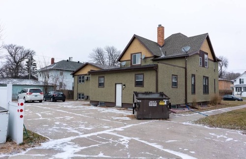 Roosevelt Apartment | Cozy 1-Bedroom Close to NDSU and Downtown (APT 2)