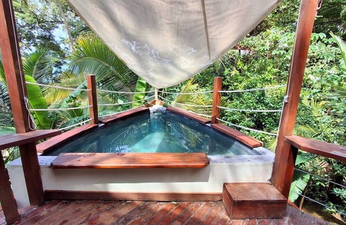 Isla Saboga Condo | Cozy 1-bedroom condo with Pool, fitness room, WiFi in awesome Saboga
