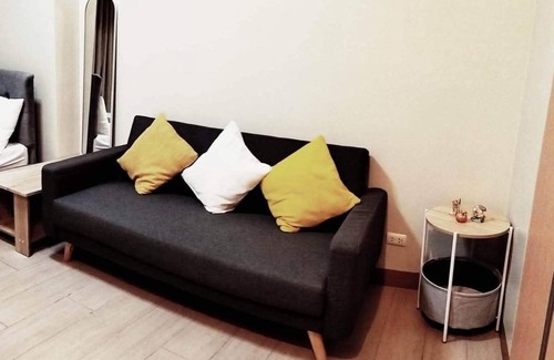 Bagumbayan Condo | Cozy 1-bedroom condo with WiFi, AC in wonderful Quezon City