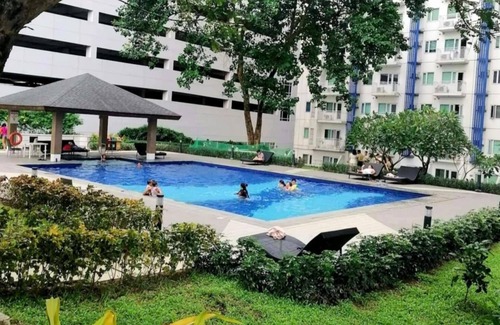 Santo Cristo Condo | Cozy 1-bedroom condo in terrific Quezon City with AC, WiFi