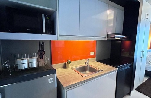 Legazpi Village Condo | Cozy 1-bedroom condo with WiFi and fitness room in awesome Makati