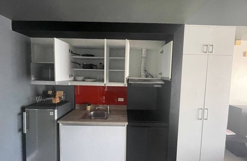 Legazpi Village Condo | Cozy 1-bedroom condo with WiFi and fitness room in awesome Makati