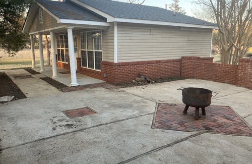 Pheba House | Cozy 1-bedroom house in charming West Point with AC, WiFi
