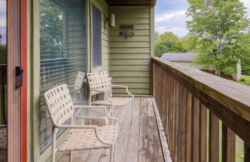 Davis Apartment | Cozy 1-bedroom Inn Suite in enchanting Canaan Valley, WV with WiFi, AC and Pool