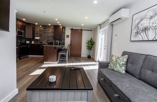 Langford Apartment | Cozy 1-Bedroom Retreat in the Heart of Langford