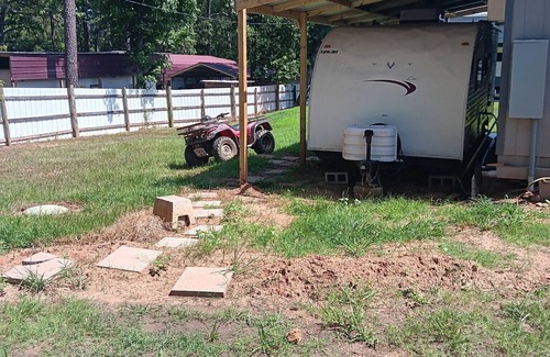 Negreet House | Cozy 1-bedroom RV near Toledo Bend, LA.