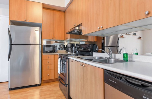 Churchill Meadows Condo | Cozy 1 Bedroom Townhouse