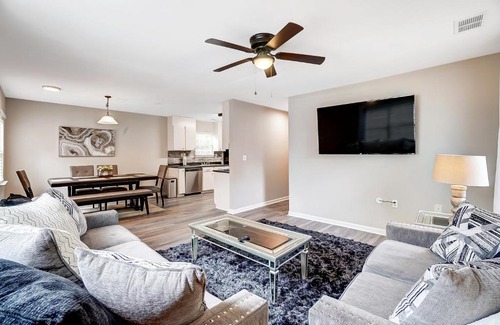 Paw Creek House | Cozy, 1-Level Cottage - 5 miles to Uptown CLT