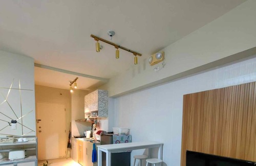 CSJDM Condo | Cozy 1-bedroom condo in wonderful San Jose Del Monte Bulacan with AC and WiFi