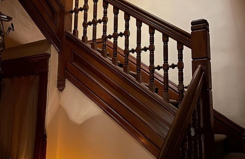 Hannibal Bed & Breakfast | Cozy 1895 Victorian, 5 minute walk to historic downtown and Mississippi Rivern