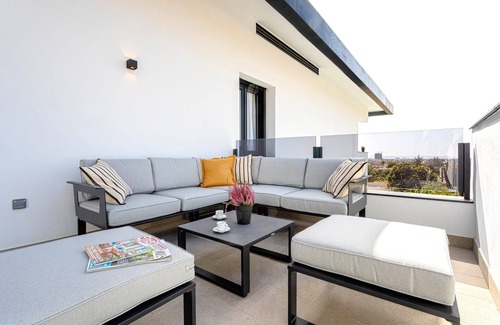 Distrito Norte Sierra Apartment | Cozy 1BD apartment with terrace, pool and parking. Arruzafa VI