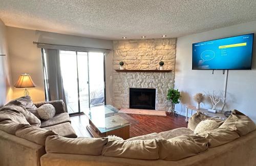 Windsor Apartment | Cozy 1BR, 1BA condo