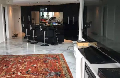 Downtown Vancouver Condo | Cozy 1BR & 1BA! condo with AC, fitness room in marvelous Downtown Vancouver