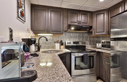 Killington Condo | Cozy 1BR/1BA Mt Green Condo with Amenities and Discounted Ski Rentals. Shuttle.