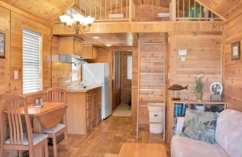 McCutcheon Field House | Cozy 1BR Cabin in Jacksonville